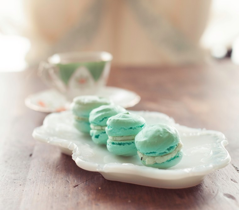 Laduree Marie Antoinette macaron 