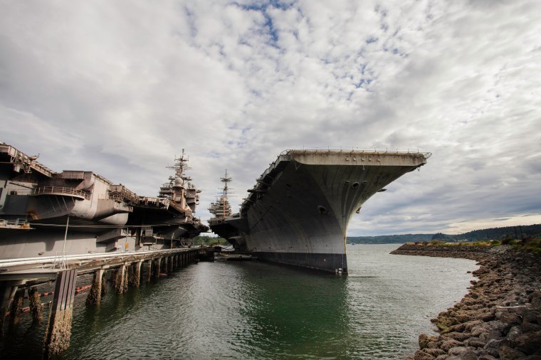 USS INDEPENDENCE CV-62