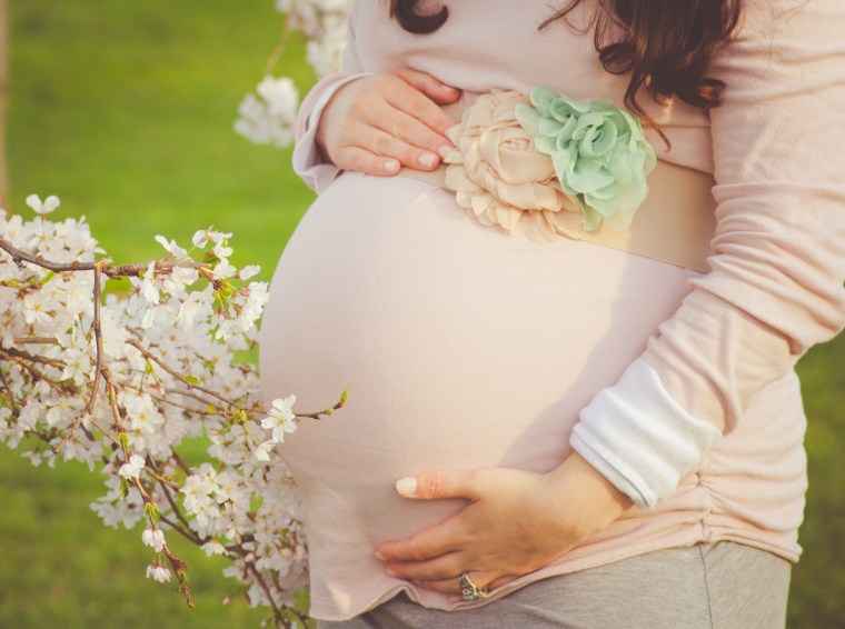 DC Cherry Blossom maternity photoshoot